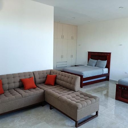 Casa Hector, con Jacuzzi, cerca del Foro GNP. Villa Mérida Exterior foto