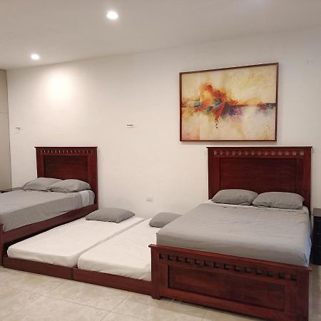 Casa Hector, con Jacuzzi, cerca del Foro GNP. Villa Mérida Exterior foto