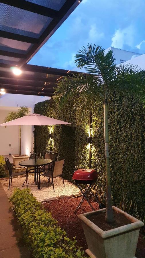 Casa Hector, con Jacuzzi, cerca del Foro GNP. Villa Mérida Exterior foto
