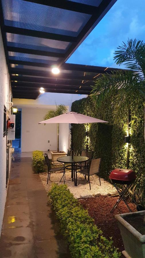 Casa Hector, con Jacuzzi, cerca del Foro GNP. Villa Mérida Exterior foto