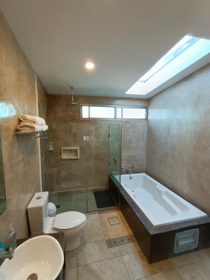 Casa Hector, con Jacuzzi, cerca del Foro GNP. Villa Mérida Exterior foto