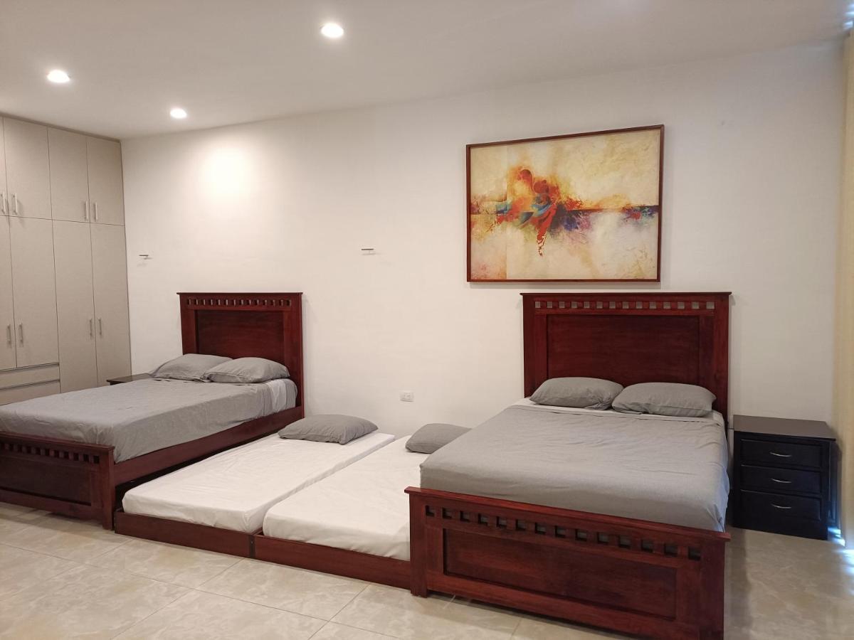 Casa Hector, con Jacuzzi, cerca del Foro GNP. Villa Mérida Exterior foto